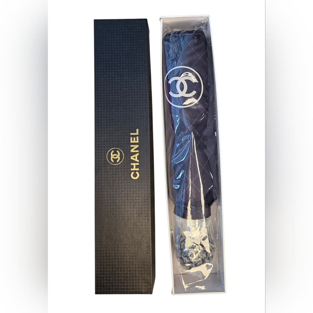 Chanel Umbrella Camellia Navy and White New In Box - Picture 5 of 5